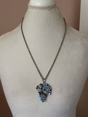 Vintage Silver Tone Blue Rhinestone Grape Cluster Pendant Necklace